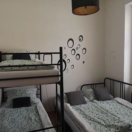 Apartman 11 *